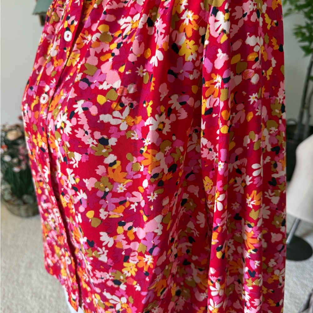 Sanctuary by Anthropologie Red Floral Button Up Long Sleeved Blouse. Size small - Picture 4 of 8